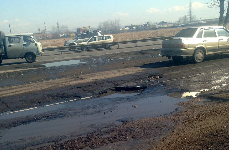 Улица Трактовая, съезд с Ново-Ленинской объездной. Фото прислал Евгений Кондратьев