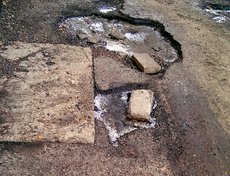 Возле дома № 8 по улице 2-ая Железнодорожная. Фото предоставила Алиса