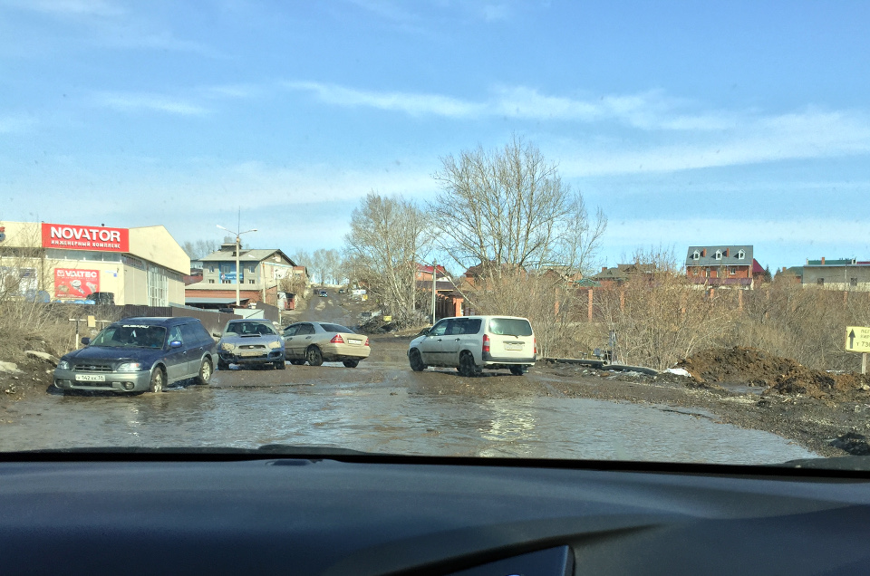 Дорога в грузовой аэропорт, Байкальская 277. Фото прислала Анна Мишукова
