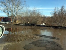 Дорога в грузовой аэропорт, Байкальская 277. Фото прислала Анна Мишукова