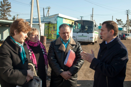 На встрече с жителями садоводства. Фото пресс-службы администрации Иркутска
