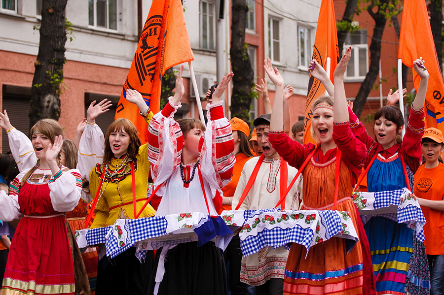 Карнавал «Шагаем вместе». Фото Владимира Смирнова, IRK.ru