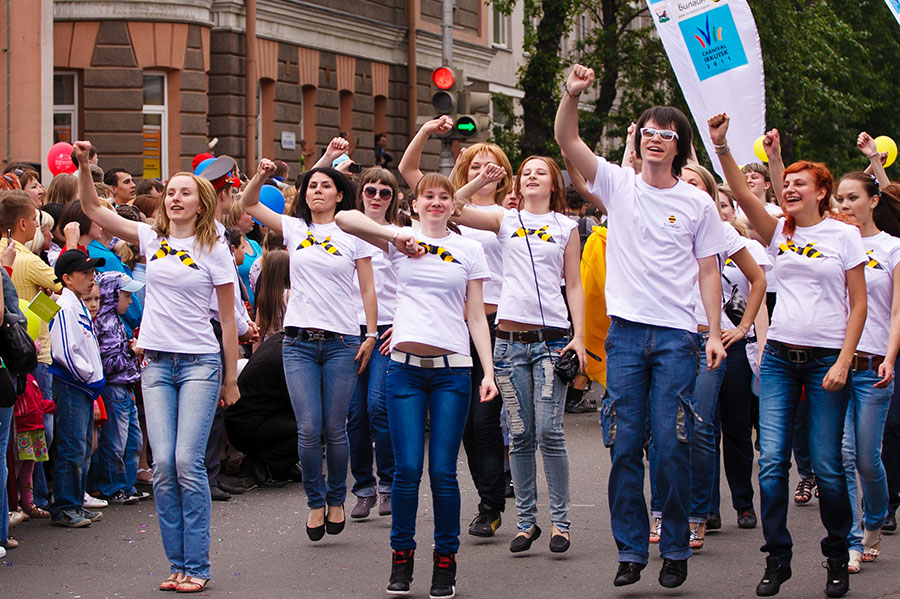 Карнавал «Шагаем вместе». Фото Владимира Смирнова, IRK.ru