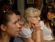 Журналисты на открытии выставки гравюр Сальвадора Дали в Иркутске. Автор фото — Александр Новиков