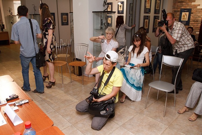 Открытие выставки гравюр Сальвадора Дали в Иркутске. Автор фото — Александр Новиков