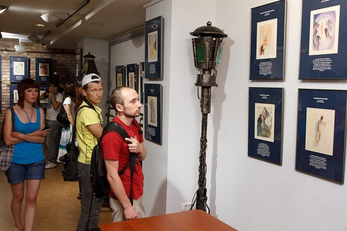 Выставка гравюр Сальвадора Дали в Иркутске. Автор фото — Александр Новиков