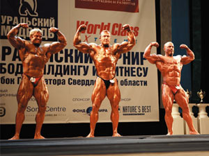 Бодибилдеры. Фото с сайта www.bodybuild.ru.