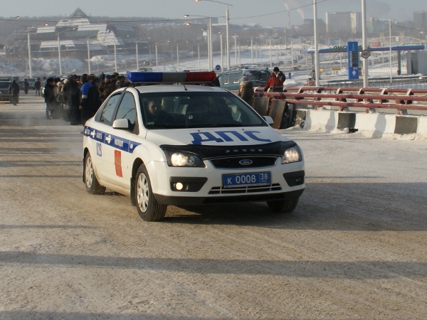 И, конечно, завершал процессию экипаж ДПС.