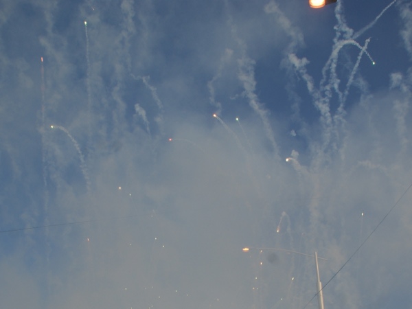 Салют был. Без восторгов.