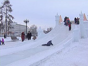 Горка в сквере Кирова. Фото АС Байкал ТВ.