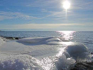 Зимний Байкал. Фото с сайта www.venividi.ru.