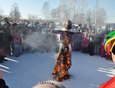 На Руси считалось, что сжигание чучела поможет изгнать злую зиму.