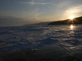 Озеро Байкал. Фото с сайта www.go-baikal.ru.