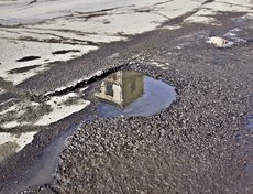 И в мутных лужах отражаются дома… Городская романтика.