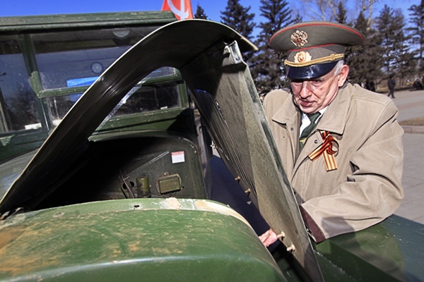 Иркутские ветераны оценили восстановленный автомобиль…