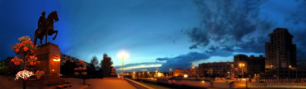 Иркутск. Проспект маршала Жукова. Фото Олега Беседина.