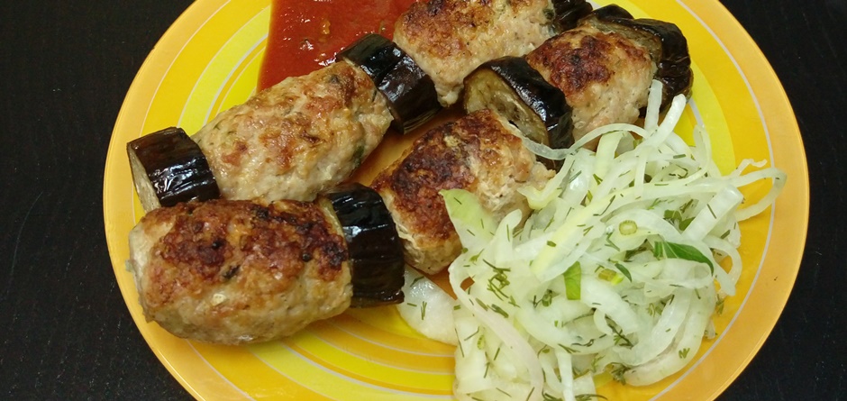 Служба доставки «Гриль-мэн»: много мяса и лапши