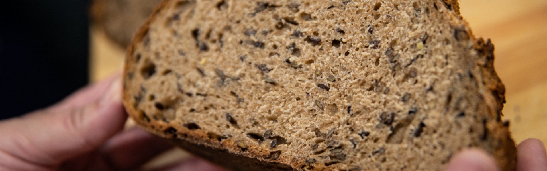 «Хлебослава»: хлеб из свежесмолотой цельнозерновой муки на заквасках