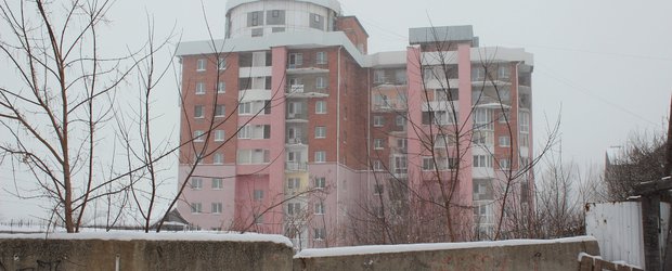 Что будет с долгостроем на Дыбовского? Почему власти не хотят достраивать дома, а дольщики против компенсаций?