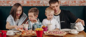 Пицца – дело семейное. Об этом хорошо знают в иркутской сети Pizza Hot