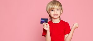 Банковские карты для детей: стоит ли оформлять и чего опасаться