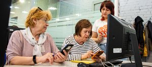 «Бабушка онлайн»: как пожилые иркутяне осваивают современные технологии