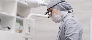 Пересадка собственного зуба вместо имплантации: что это за процедура и стоит ли ее делать