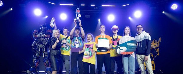Абсолютные чемпионы: команда из Иркутска победила в национальных соревнованиях по робототехнике