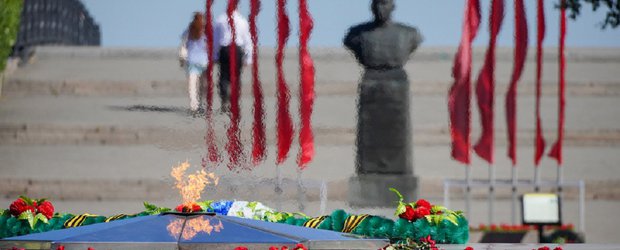 Первые лица Иркутской области поздравили жителей с Днем Победы
