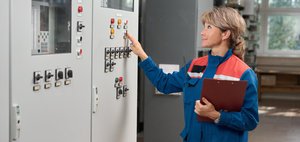 «Неженские» профессии: как сотрудницы ГЭС покоряют энергетику