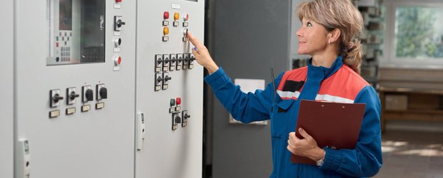 «Неженские» профессии: как сотрудницы ГЭС покоряют энергетику