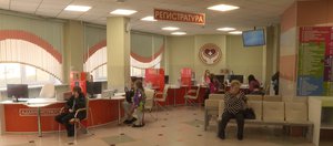 «Тут лечению помогают даже стены»: обновленная поликлиника в Иркутске радует родителей маленьких пациентов