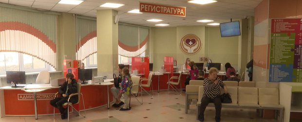 «Тут лечению помогают даже стены»: обновленная поликлиника в Иркутске радует родителей маленьких пациентов