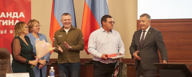 «Мы защищали свою родину и семью». В Иркутске наградили усольчан, отражавших атаку дронов