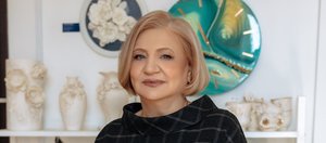 Фарфор в ее руках превращается в произведение искусства. Интервью с художницей Натальей Печёнкиной