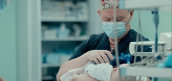 О детях, любви и надежде: в Иркутске прошел предпоказ документального фильма про доктора Юру