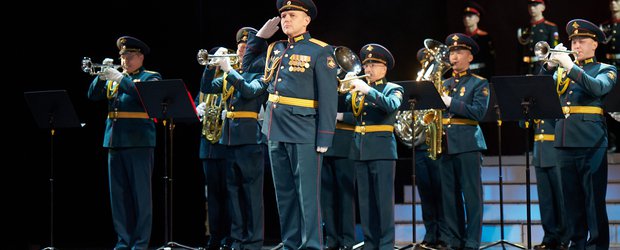 Храбрость и честь. Власти поздравили жителей Иркутской области с Днем защитника Отечества