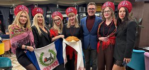 Как иркутянки в кокошниках стали героинями концерта Надежды Кадышевой?