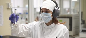 Стажёр сегодня – хороший специалист завтра: как устроена система наставничества для химиков в Фармасинтез