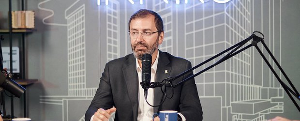 От дорог до медицины: подкаст со спикером Заксобрания Александром Ведерниковым