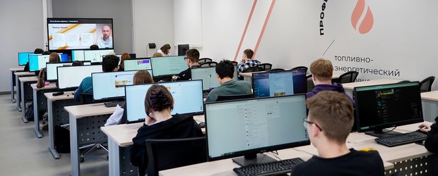 Не бойся нейросетей, научись ими пользоваться: Эн+ запустил программу «ИИ-старт» для студентов