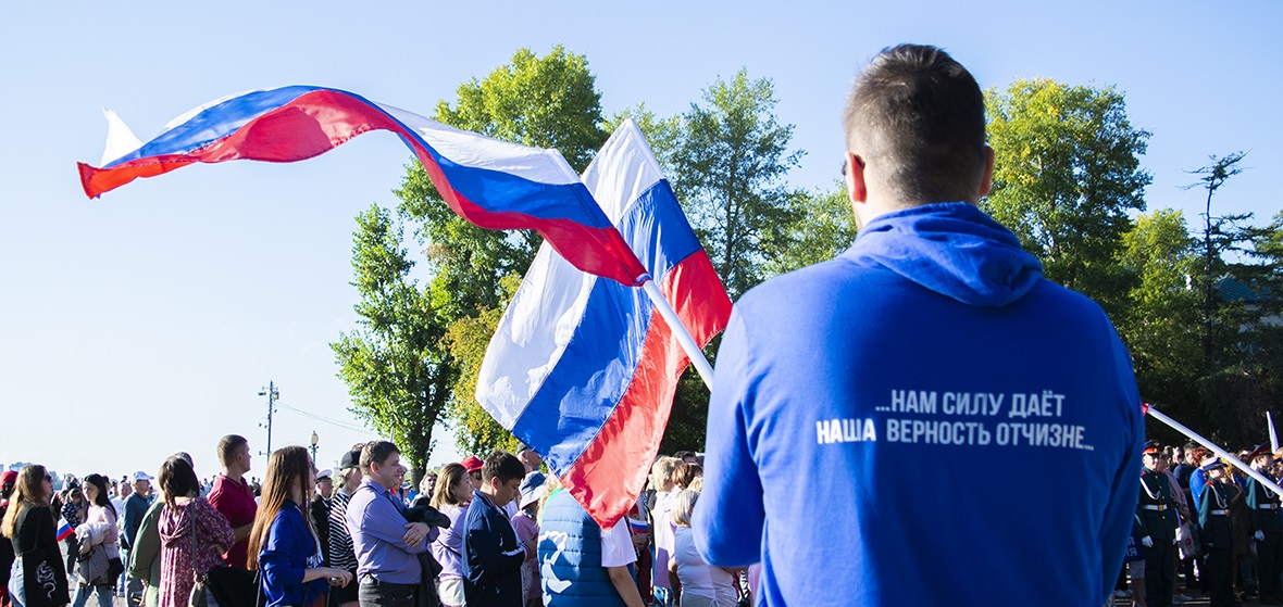Успехов и достижений на благо Отчизны. Представители власти поздравляют с Днем России
