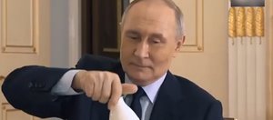 События недели: кефир Путина, 40 незаконных телят и Басков на качелях в Тальцах