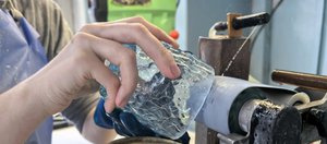 Редкое ремесло: в Ангарске начали обучать стеклодувному делу