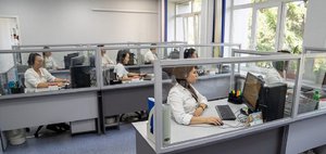 Невидимые герои коммуналки: как живут те, кто первыми слышит наши вопросы с энергоснабжением