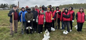 В Иркутске состоялась юбилейная городская акция «Посади дерево — подари планете жизнь»