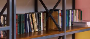 Что почитать на новогодних каникулах: обзор книг от команды IRK.ru