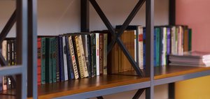 Что почитать на новогодних каникулах: обзор книг от команды IRK.ru