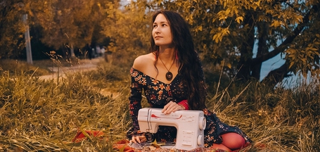 Сибирь в миниатюре: иркутянка создает броши с главными символами региона