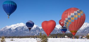 Фестиваль «Тункинская резиденция»: как создать новую туристическую традицию России, подняв в небо 8 тысяч человек
